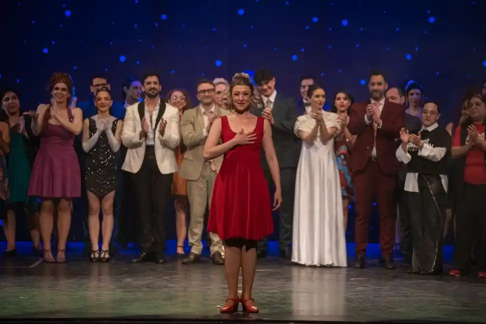 LA PROTAGONISTA. Andrea Barbá es Charity y deja el corazón en cada función.