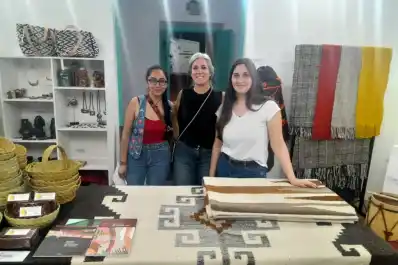 Los artesanos vuelven al microcentro con su mercado en el Museo Folklórico