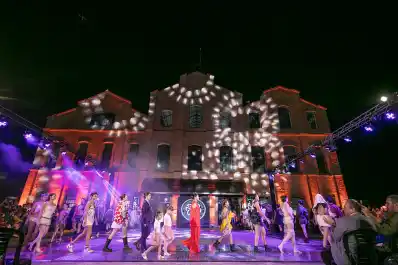 En un atardecer con telas, la USP-T expuso cómo serán el diseño y la moda del mañana