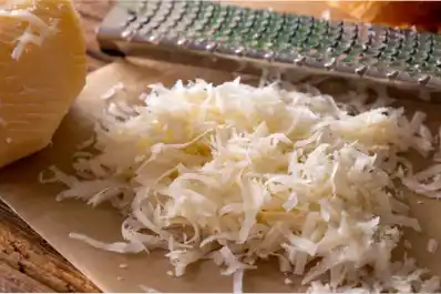 Este es el queso secreto que aporta más calcio y fortalece los huesos