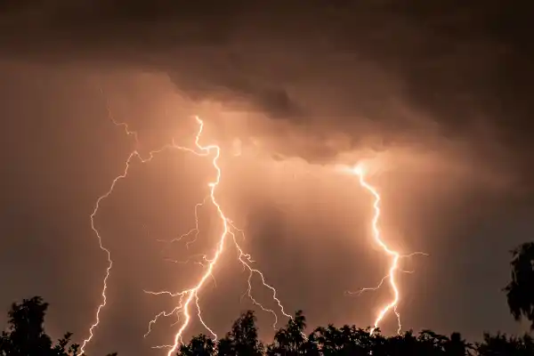 Alerta meteorológica por abundante caída de agua y vientos de