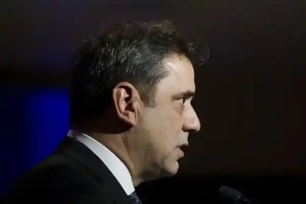 Catalán deja el Gobierno y se instala en Tucumán