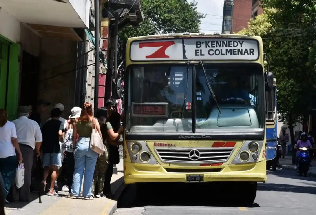 Línea 7, Los Ceibos. 