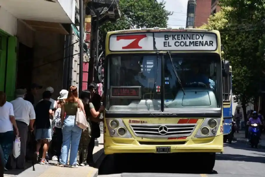 Línea 7, Los Ceibos. 