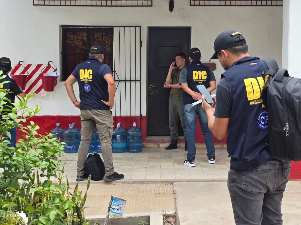 Allanaron el Escuadrón 52 de Tartagal de Gendarmería Nacional y la casa de un comandante