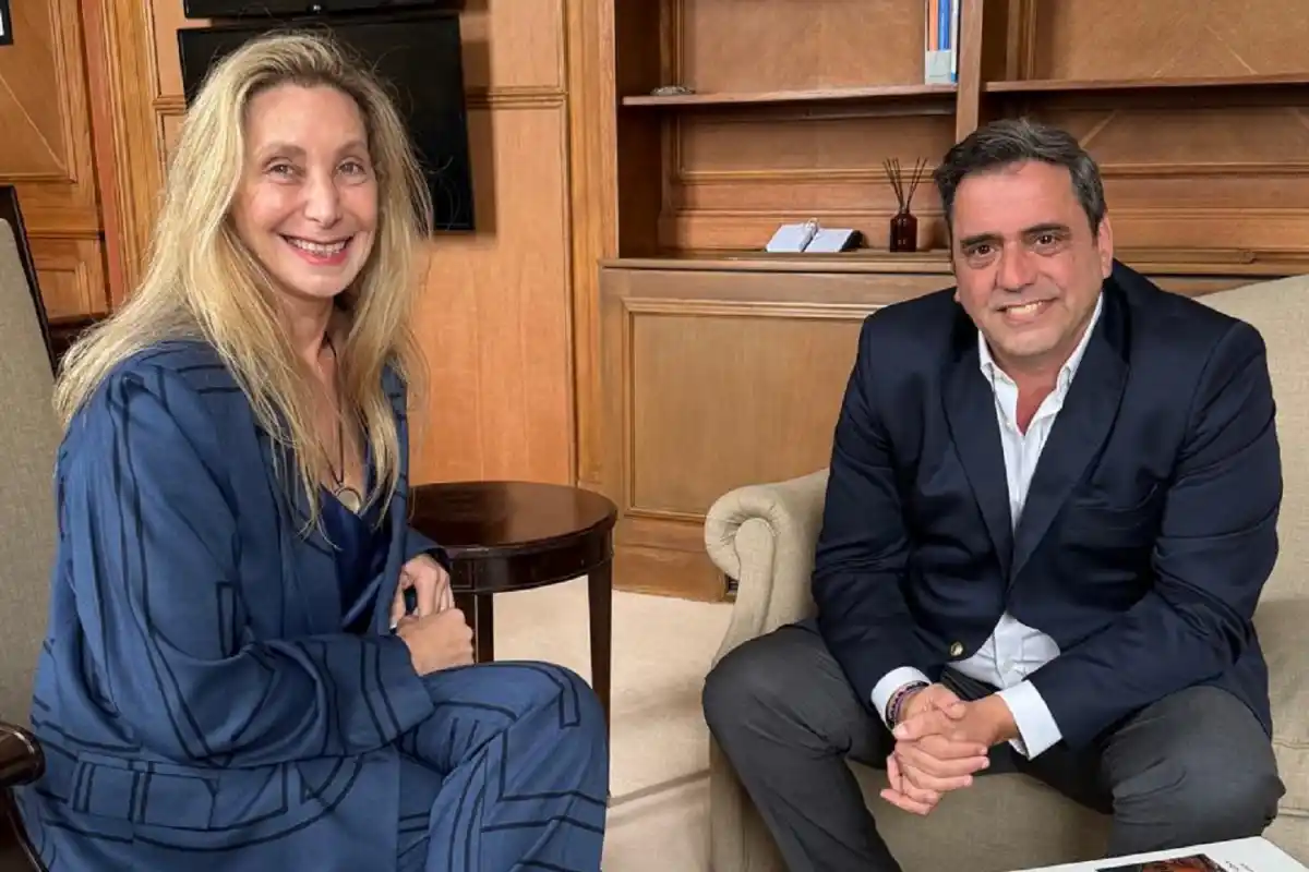 REUNIÓN. Karina Milei junto a Lisandro Catalán. 
