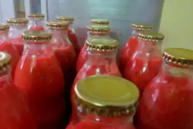 Grave caso de botulismo en Mendoza: una conserva de tomate dejó a dos personas internadas