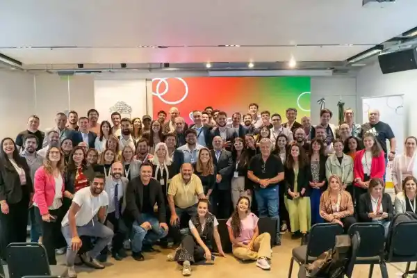 Empiezan en Derecho de la UNT las conferencias de Asacop sobre política y tecnología