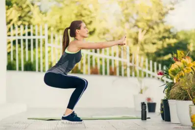 Sentadillas: el ejercicio básico que fortalece tu cuerpo y mejora tu calidad de vida