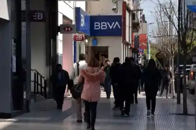 Los bancos permanecen cerrados hoy por el Día del Bancario