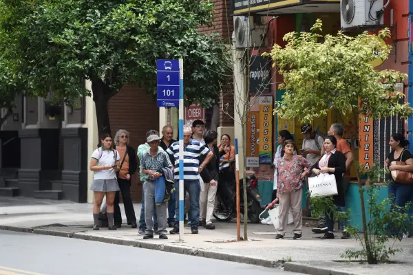 CRISIS DEL TRANSPORTE. 150 choferes fueron suspendidos por algunas empresas.  LA GACETA / FOTO ANALÍA JARAMILLO