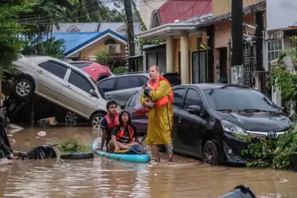 FILIPINAS. Al menos 90 muertos y de miles de evacuados por el tifón Kalmaegi.
