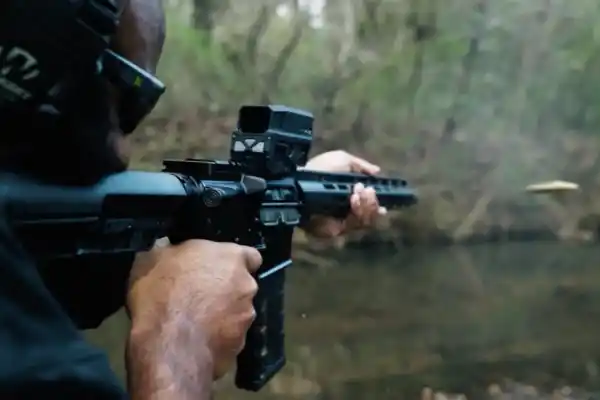 El Gobierno cambia la ley de armas: los civiles podrán comprar y tener fusiles semiautomáticos