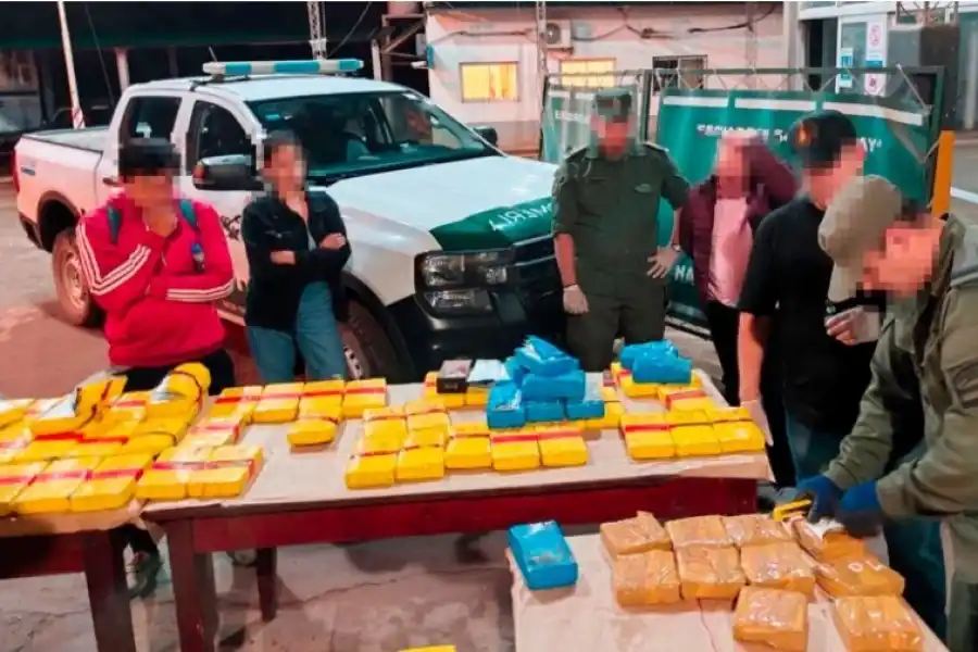 LA CARGA. Parte de los 160 kilos secuestrados en mayo pasado.