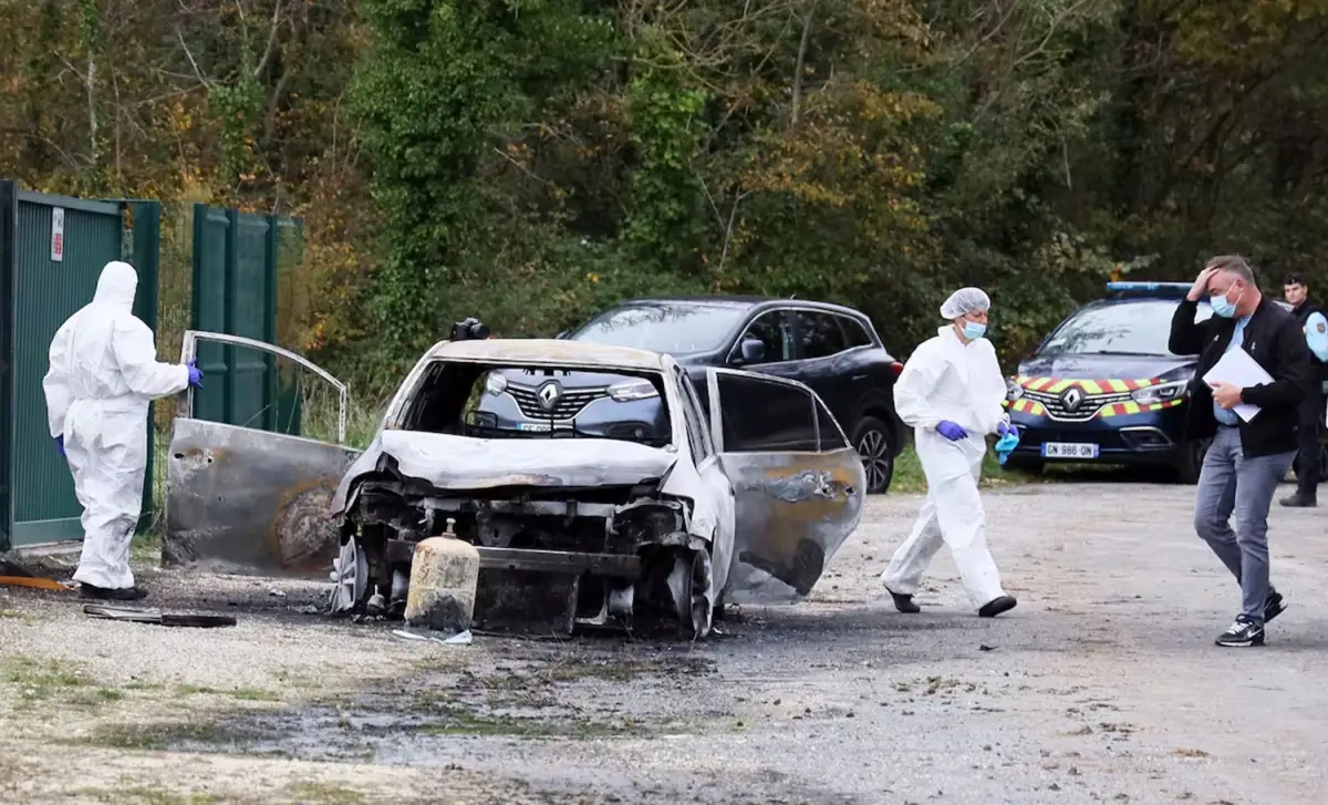 Olerón bajo shock: un conductor embistió a ciclistas y peatones y luego intentó incendiar su coche