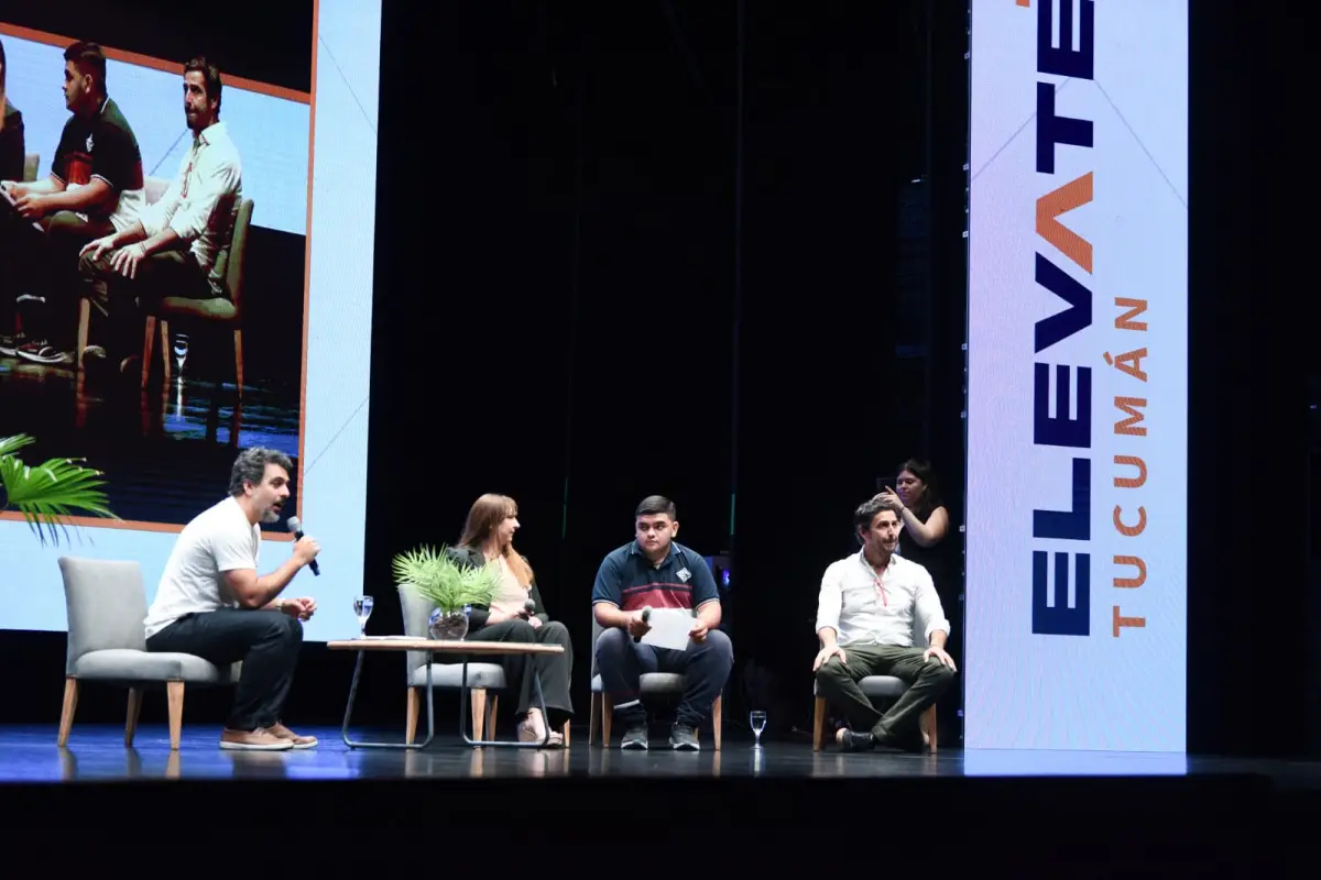 EXPERIENCIAS. “Docentes, alumnos y mentores compartieron sus experiencias sobre el poder transformador del espíritu emprendedor en Elevate Tucumán.