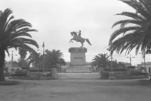Recuerdos fotográficos: el San Martín de la “plaza de las carretas”