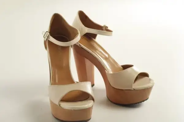 Cómo limpiar las sandalias y mantenerlas como nuevas: trucos efectivos para cada tipo de material