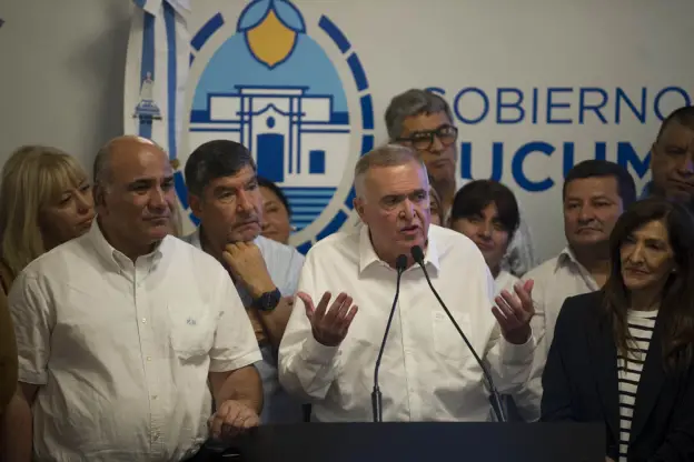 Tucumán y los payasos de un circo vacío