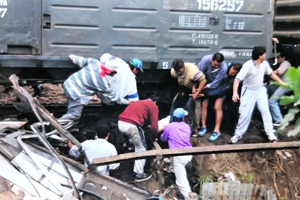 Recuerdos fotográficos: 1999. Choque, tragedia y ratería