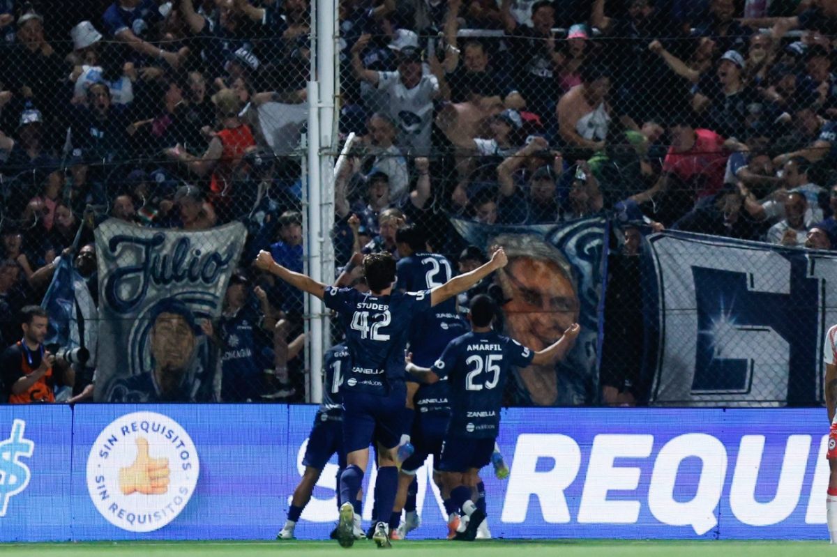 Independiente Rivadavia se consagró campeón de la Copa Argentina y complicó a River