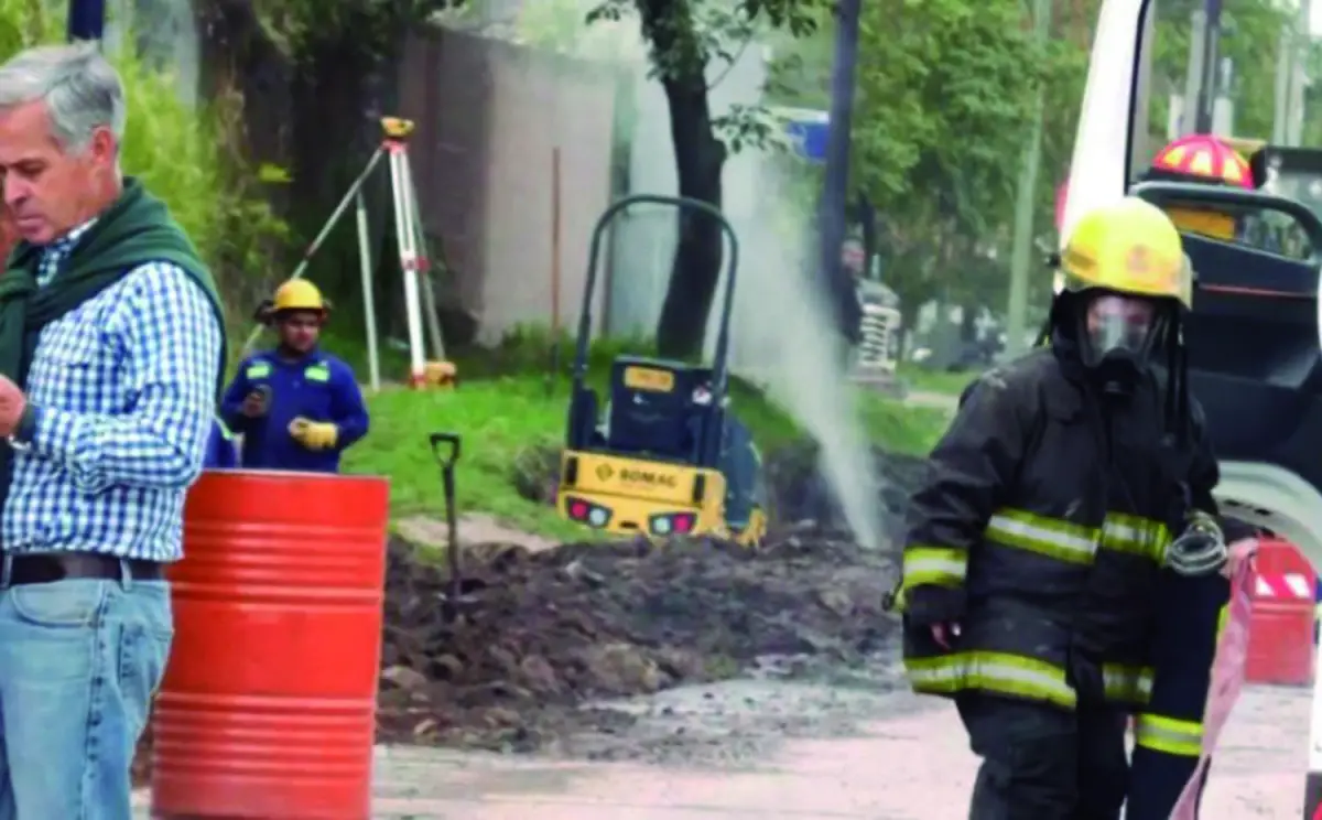 ERROR HUMANO. “No tenían planos de los caños”, dijo una comerciante.