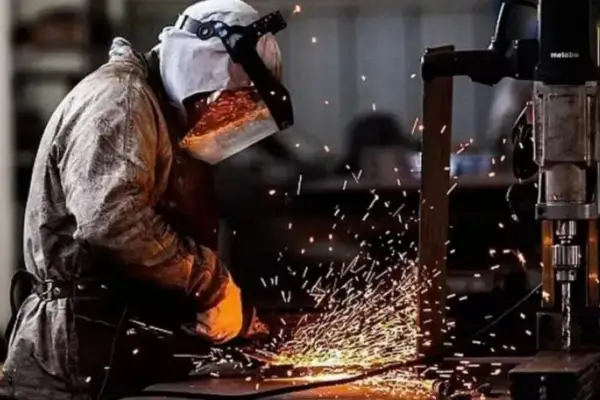 600x400_industria-no-repunta-argentina-registro-caida-07porciento-septiembre-segun-indec-1111607-175009.webp