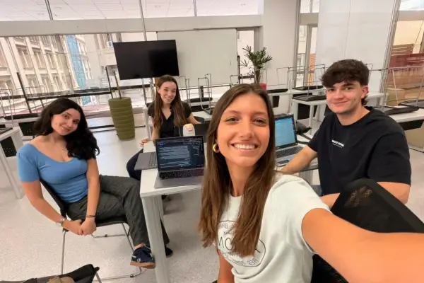 Una alumna tucumana y su equipo de la UdeSA ganan un certamen de computación cuántica