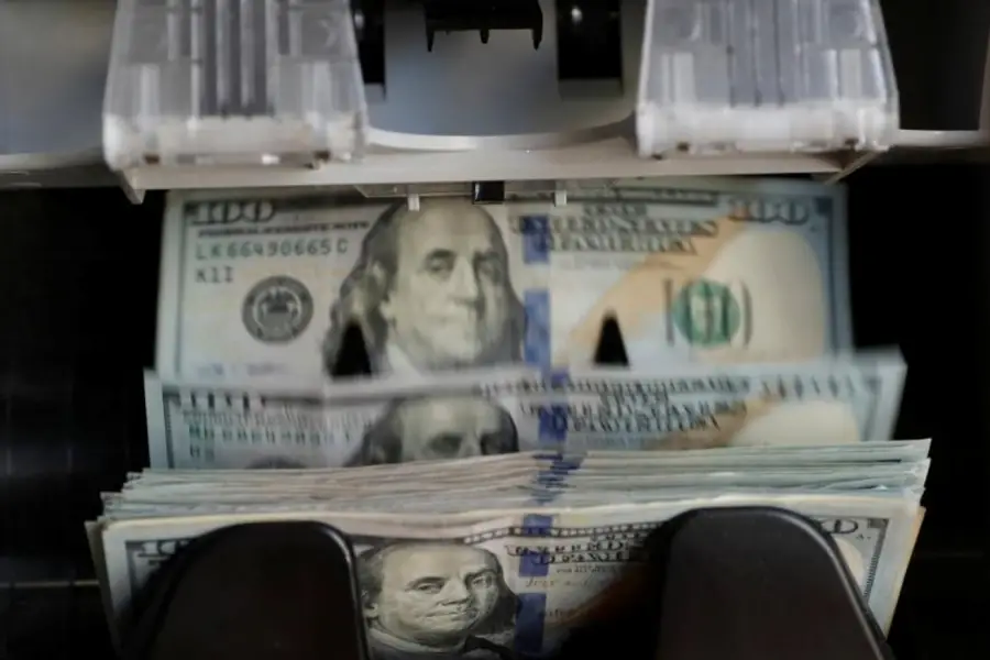 El dólar cerró la semana en baja tras el feriado bancario: el oficial cayó $30 y terminó a $1.445