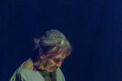 Un homenaje sensible a Lola Mora: última función de “Además está lo del oro”