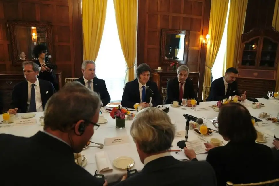 NUEVA YORK: El presidente Milei habló de reformas y de proyección a seis años ante líderes empresariales.