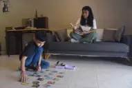 De la familia numerosa al hijo único: el cambio que achica la base de la población