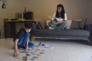 De la familia numerosa al hijo único: el cambio que achica la base de la población