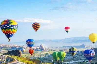 Si no hay ómnibus, buenos son los globos