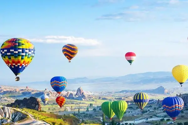 Si no hay ómnibus, buenos son los globos