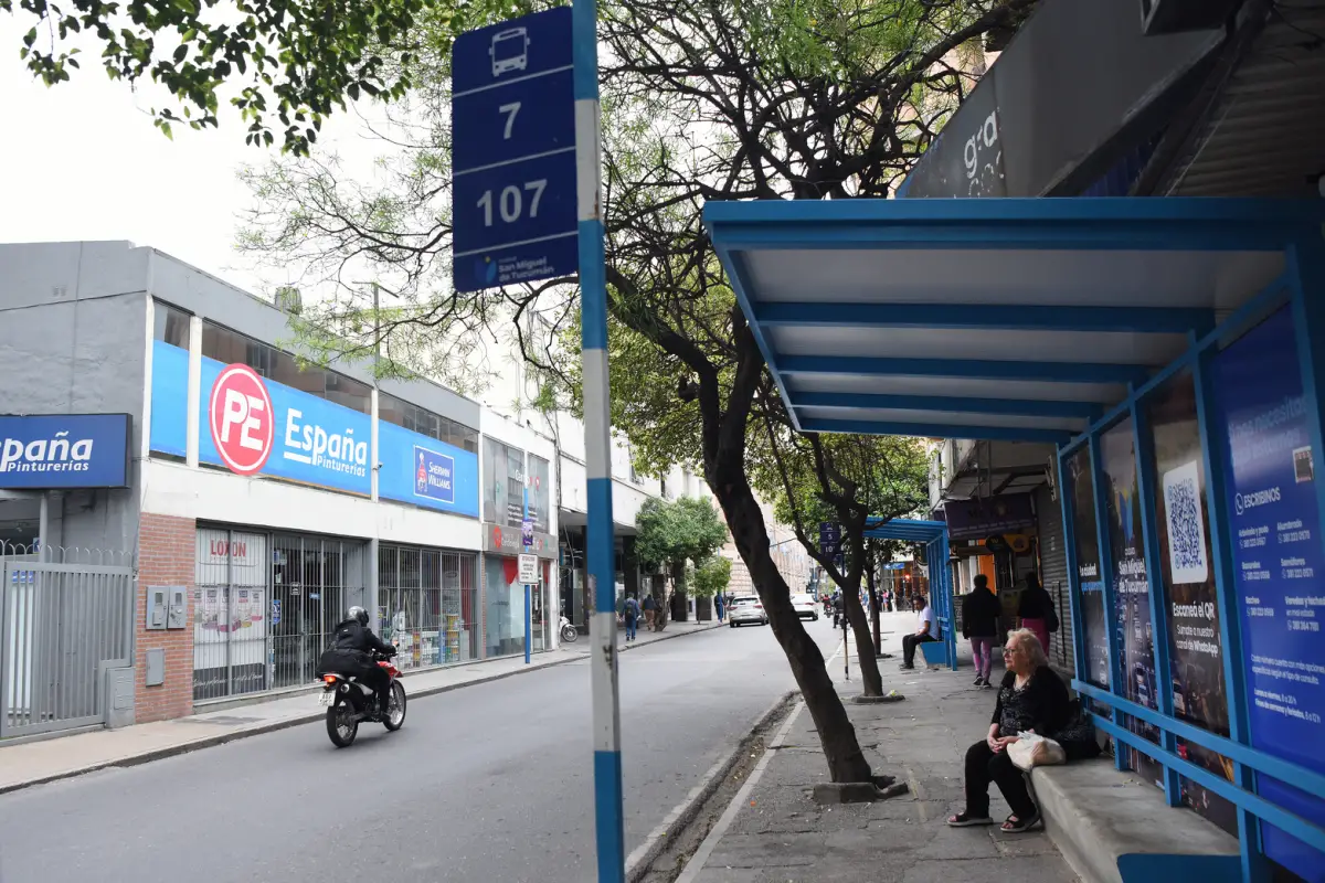 CONFLICTOS RECURRENTES. El servicio de transporte público se vio afectado la semana pasada por un paro de UTA, producto de 150 suspensiones.