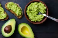 Pocos lo conocen: el error más común al cortar una palta y cómo evitarlo