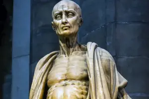 La inquietante estatua de San Bartolomé que inspiró al nuevo Frankenstein de Guillermo del Toro