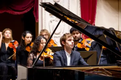 El pianista Andrés Navarro debuta esta noche en Tucumán con un homenaje a los grandes maestros de la música española