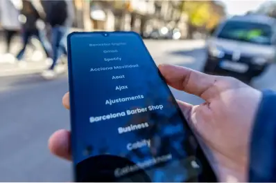 El celular sin vicios que desafía la adicción a las pantallas: Balance Phone, la solución de dos jóvenes