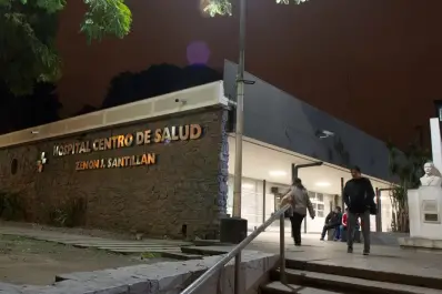 Un hombre se disparó por accidente en la pierna cuando bajaba de un taxi y quedó detenido por llevar el arma - Image 3