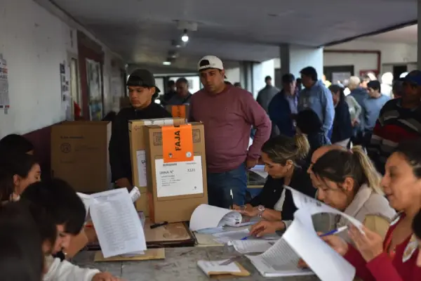 Puja por el poder: la interna, la justicia y el día después