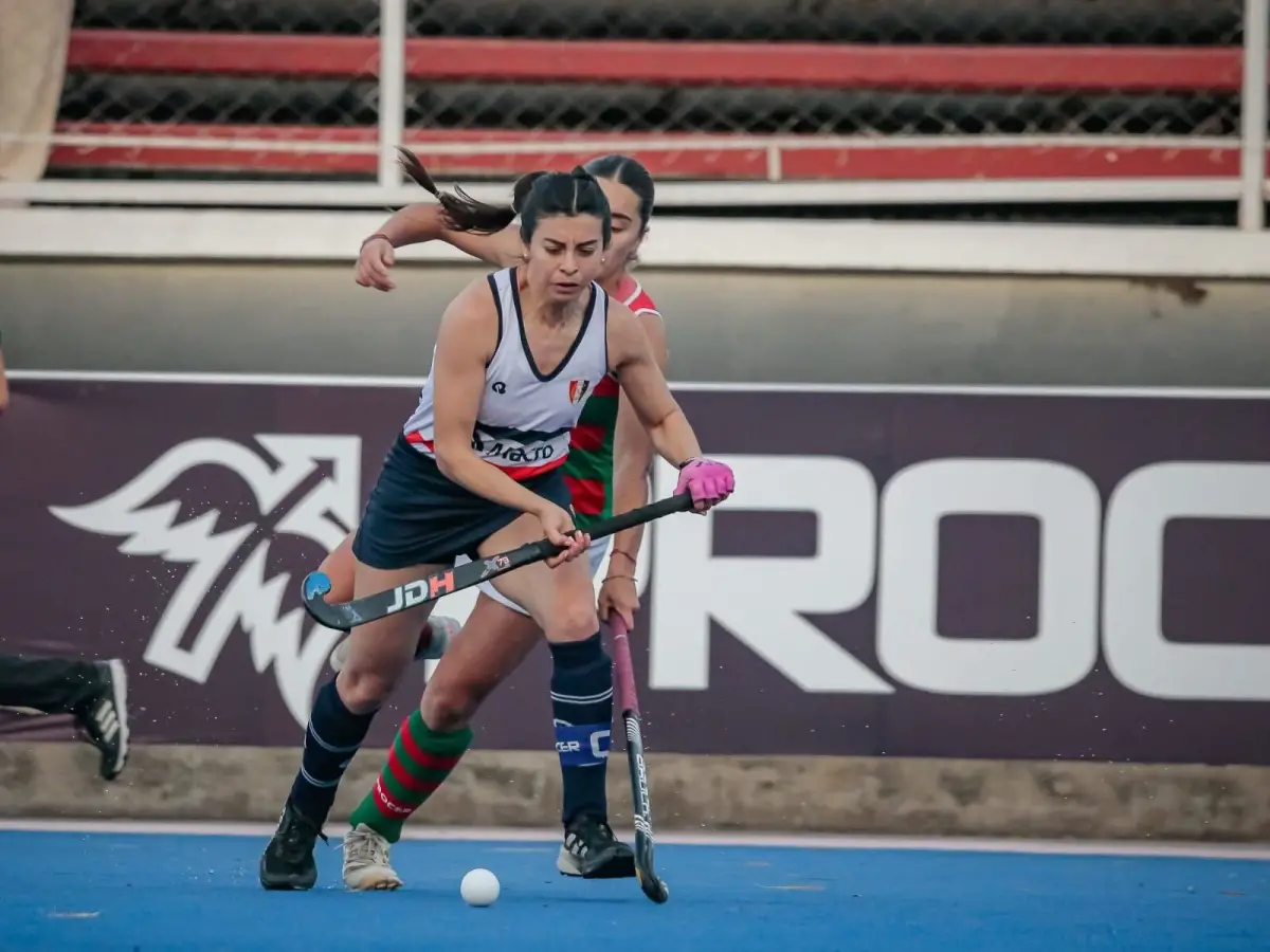 REFERENTE. Julieta Rodríguez guía a Natación con calma y convicción.