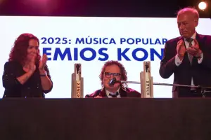 Charly García recibió el premio Konex de Platino