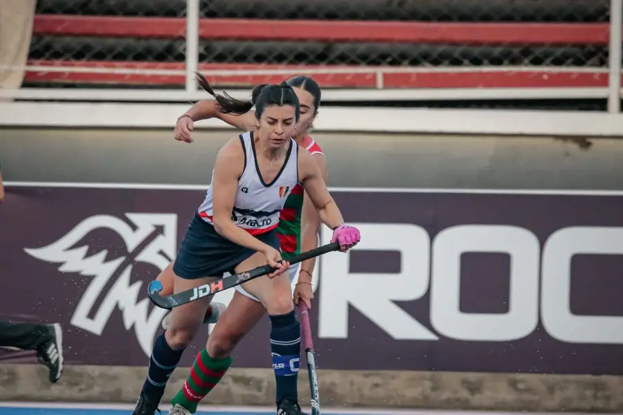 REFERENTE. Julieta Rodríguez guía a Natación con calma y convicción.