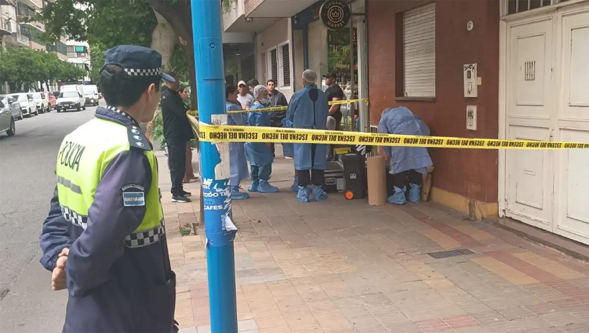 INVESTIGACIÓN. La Policía acudió al llamado de la familia de la víctima, que advirtió que habría un faltante de dinero.