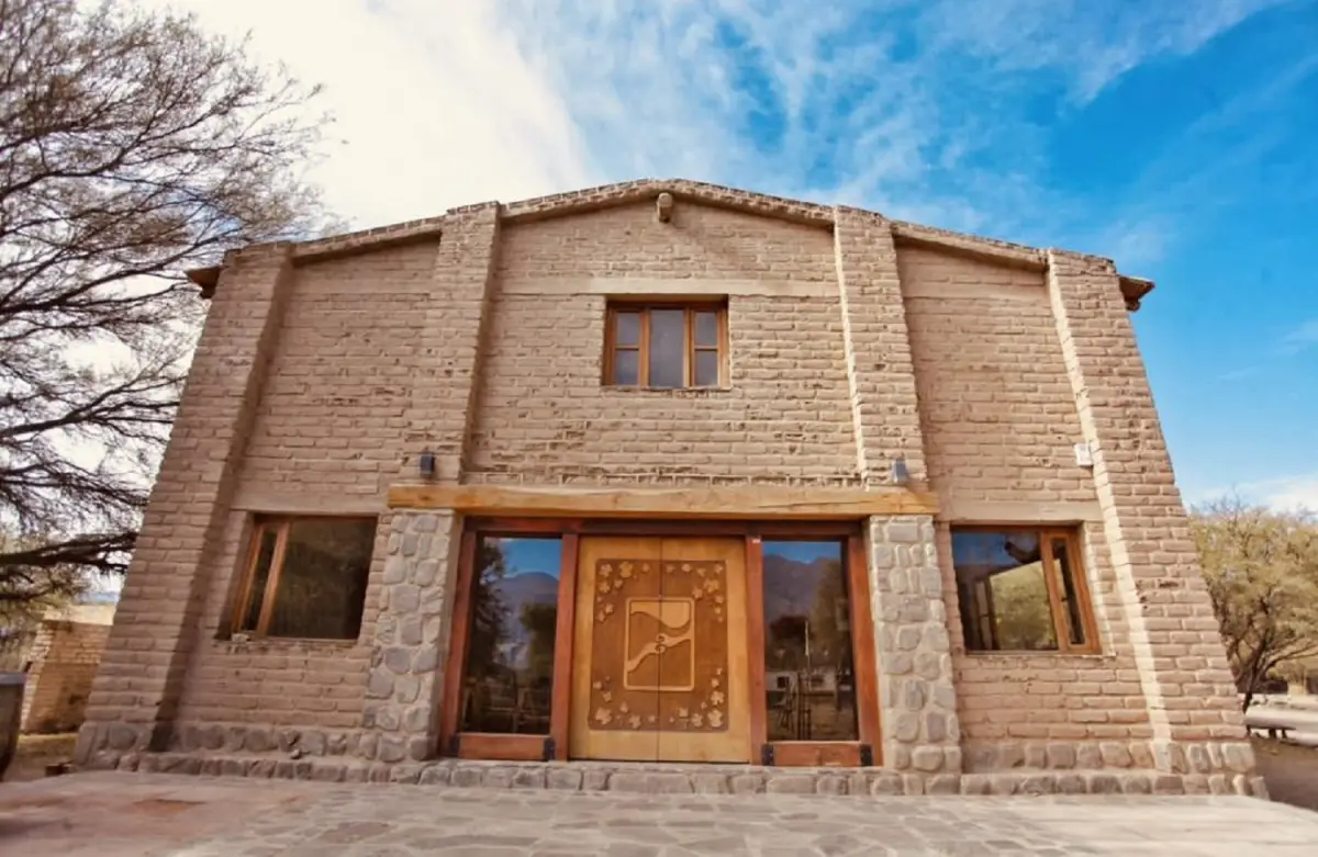 Los visitantes pueden disfrutar de la bodega, hotel y restaurante.  