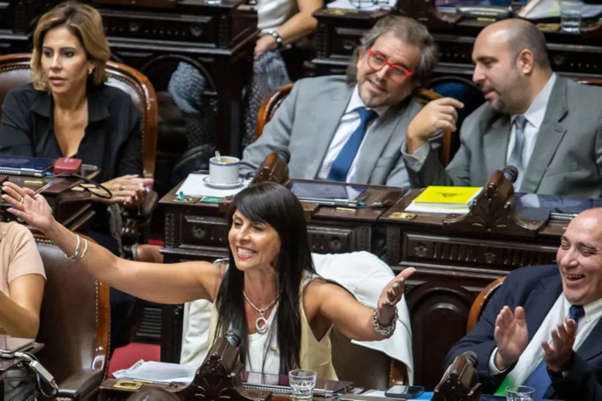Lorena Villaverde, en su banca de diputada.