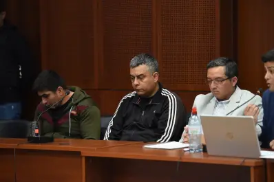 Escándalo en El Cadillal: acusaron a tres policías por usar a presos como albañiles en la casa de un jefe policial