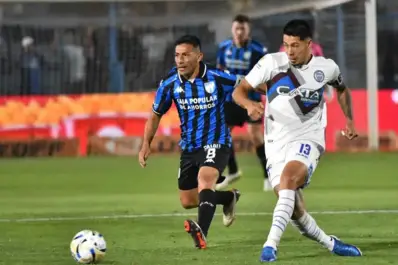 Atlético Tucumán sueña con avanzar y postergar despedidas